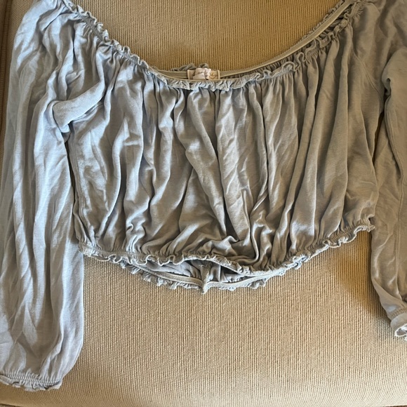 American Eagle Off the Shoulder Cropped Long Sleeve - Picture 3 of 3